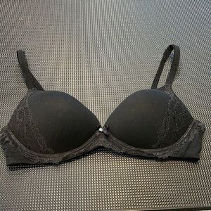Victoria’s Secret No-Wire Bra 38C Black